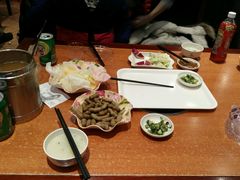 免费的虾片，花生，小咸菜-金刚山烧烤(红旗大街店)