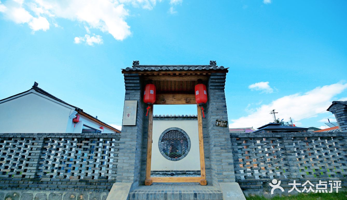 可以在院子里畅快烧烤的民宿小院，太宽敞了