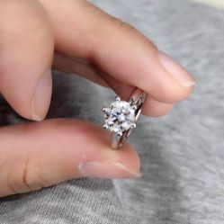 -威德钻石-克拉钻大本营(南京东路店)