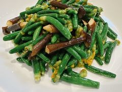鸡枞菌炒乳瓜-壹零捌道·北京烤鸭(车公庄店)