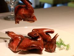 脆皮香烧乳鸽皇-汤城小厨•粤菜•靓汤(金融街店)