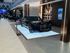 -上海宝信宝马4S店