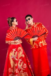 -现代经典婚纱摄影