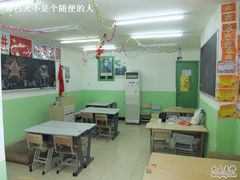 大堂-做了不起的80后