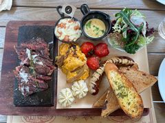 -Mark&Mars Restaurant