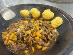 -粘豆包柴火铁锅炖