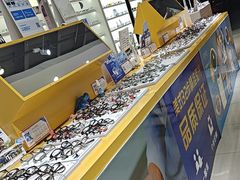 -诺柯视眼镜-蔡司依视路官方工厂店(淞南一店)