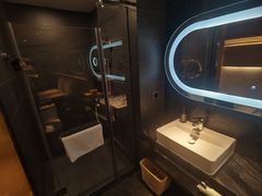 -深圳龙华大浪商业中心亚朵X酒店