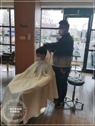 -一東造型烫发染发