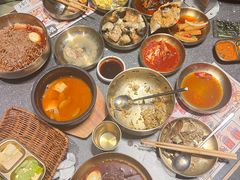 -草家酱蟹炭火烤肉店(珲春南路一店)