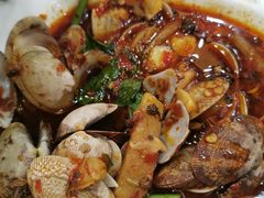 -凤凰路何眼镜香辣蟹(花果园店)