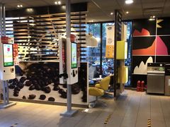 -麦当劳(杭州西湖银泰百货店)