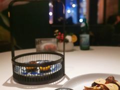 一口鲍鱼酥-三号黄浦会Canton Table