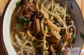 Winter Bamboo Shoot and Intestine Noodles