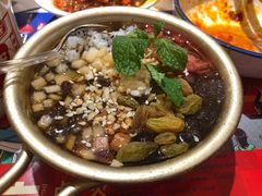-贤合庄卤味火锅(安吉万达店)