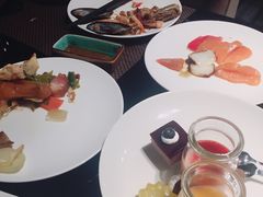 -唐拉雅秀酒店-西锦汇空中BBQ·思创餐厅