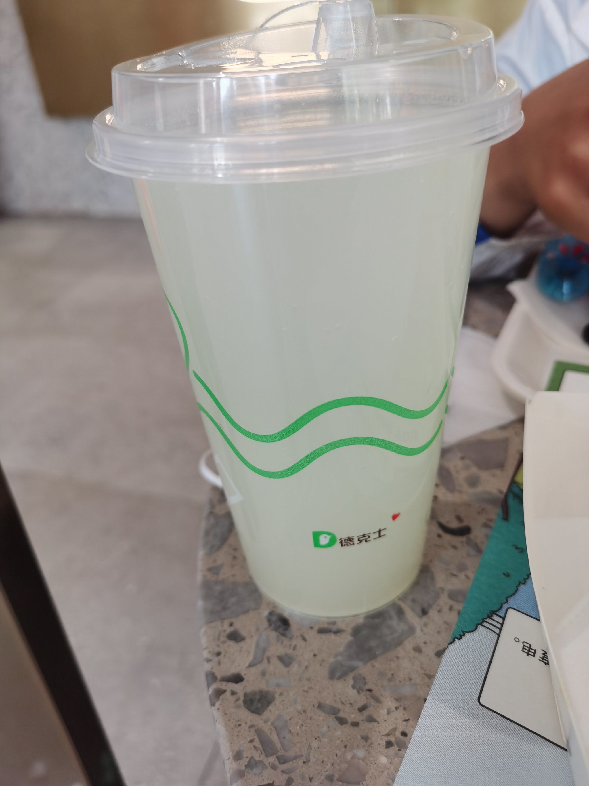 德克士美味的六一套餐 
娃娃最爱的