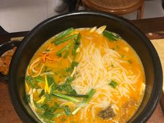 -银米·云南传统过桥米线(双廊黑金冠店)