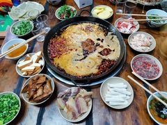 -四小区火锅·巷子里的重庆火锅(花照壁店)