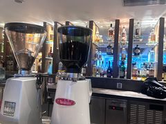 -广州中心皇冠假日酒店·汇点大堂吧