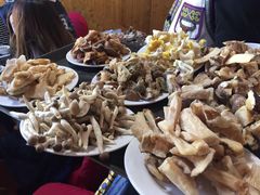 -东巴谷野生菌火锅餐厅