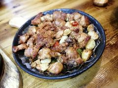 -老东镇啤酒屋海鲜加工·蒸汽海鲜·海鲜烧烤(台东店)