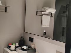 -万泊酒店(长沙五一广场国金中心店)