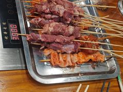 -哈尔滨小酒馆·鲜肉现穿自助烧烤(康新花园店)