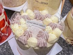 -顶东面包花园·生日蛋糕(世博店)
