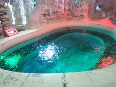 -泉城欧乐堡戏水湾艺术养生温泉