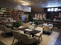 -钟书阁(群光广场店)