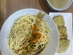 -王拐拐热干面·武汉三鲜豆皮(徐家汇店)