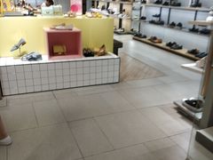 -BeLLE 百丽(上海月星环球港店)