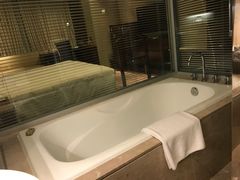 -上海龙之梦万丽酒店