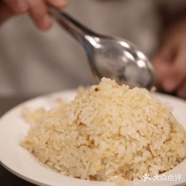 兴冲冲带朋友打卡，被吐槽连个配菜都没，不如买份村姑三黄鸡带走