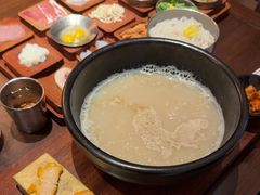 -银米·云南传统过桥米线(双廊黑金冠店)