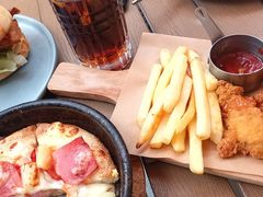-必胜客(上海华谊新所店)