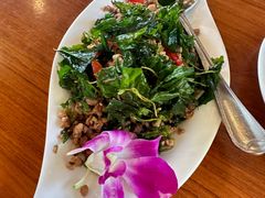 -Chom Cafe and Restaurant