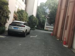 -杭州西湖艺联君亭酒店(黄龙体育中心地铁口店)