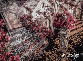 选店理由： 没有一个女生会对浪漫置之不理，朋友推荐来