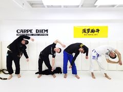 -菠萝格斗巴西柔术训练馆