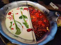 -湊湊火锅·茶憩(南京东路悦荟店)