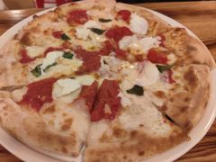 -城市大道红炉披萨烘焙坊