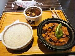 黄焖鸡煲饭简餐-72街荷叶饭(东方宝泰广场店)
