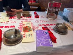 -肥肥虾庄·金牌油焖大虾(汉街SKP店)