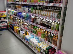 -陆小馋量贩零食(和燕路店)