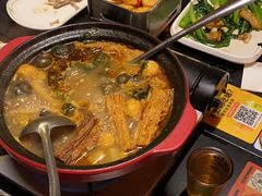 -威记烧嘢·南宁烧烤·超级生牛(绿地店)