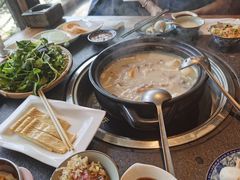-大匠工房古船木艺术餐厅·猪肚鸡专门店(长白仙岛店)