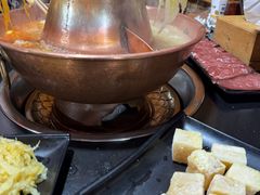 -果松木炭酸菜铜火锅·外婆参鸡汤