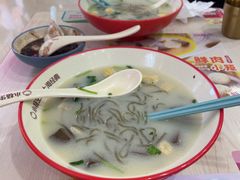 -小杨生煎(金山百联购物中心3楼店)